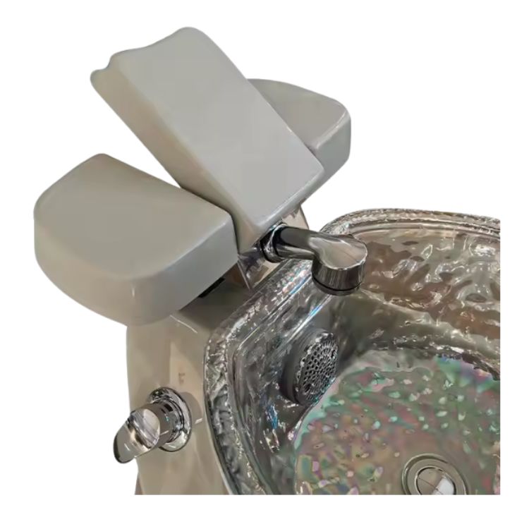 Fotel do pedicure FuturaPed Deluxe – skórzany, z hydromasażem, idealny do salonów urody